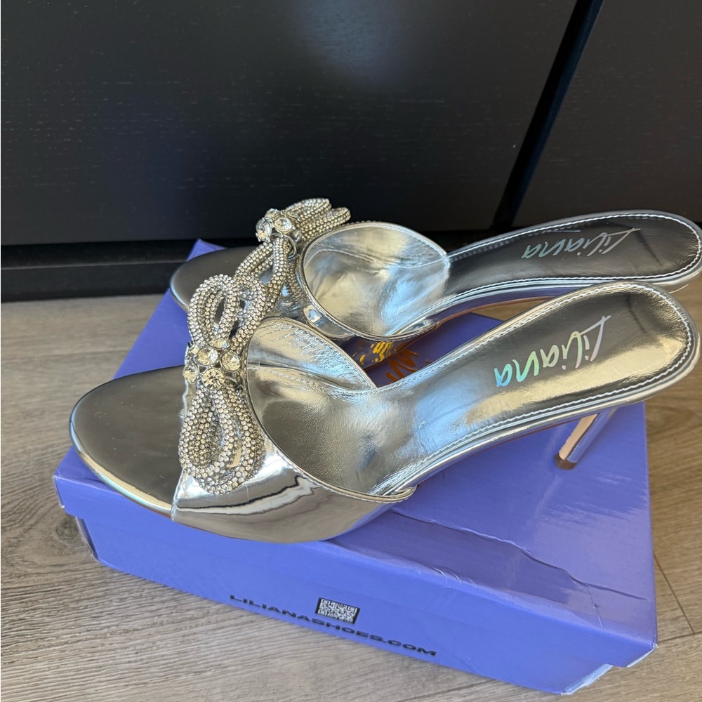 NWT Liliana Los Angeles: Zaha-4 in Silver